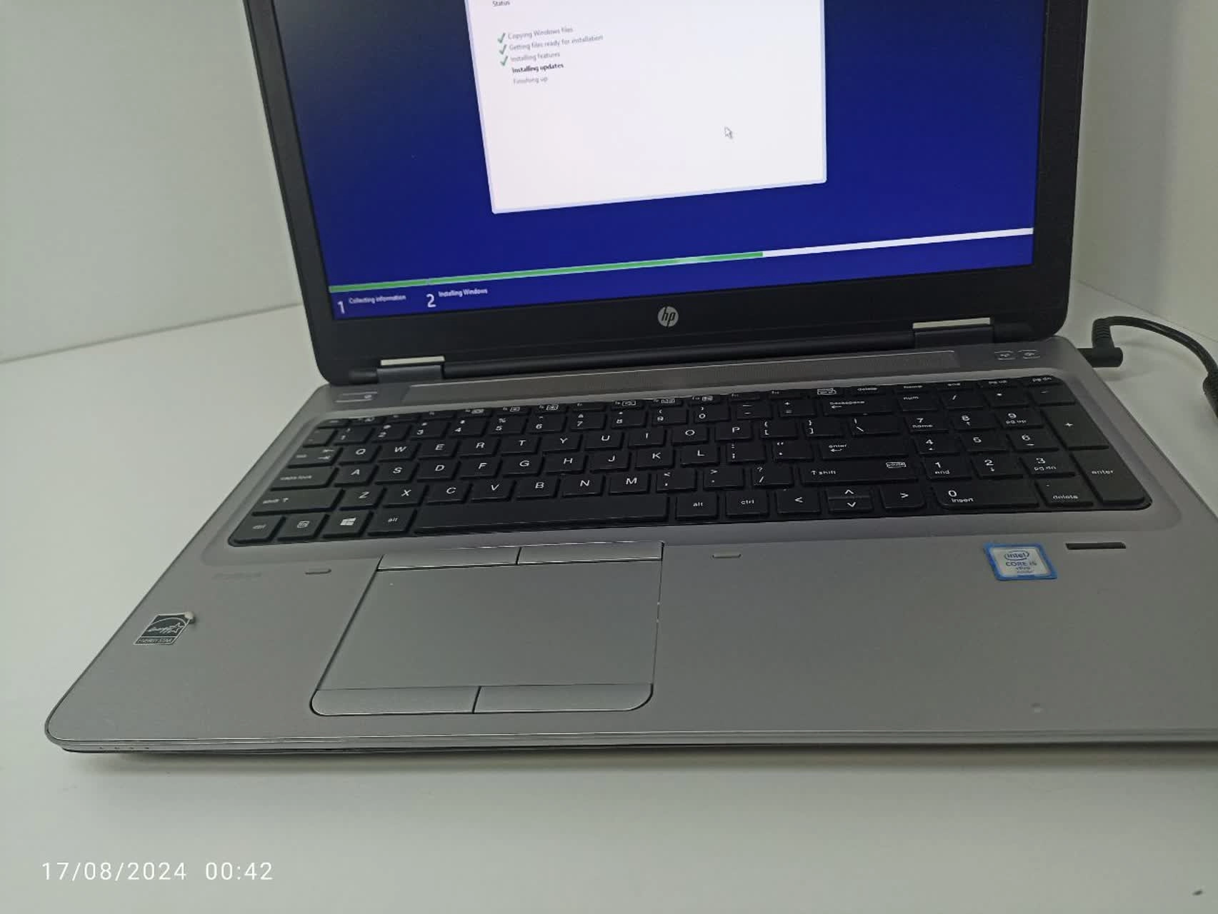 laptop windows installation